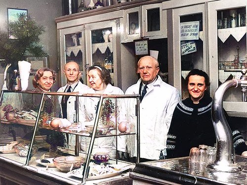 Bar Uniwersalny Antoniego Jarząbka, archiwum